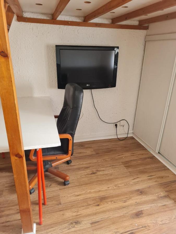 Le Francais, Studio Au Calme Proche De La Gare Besançon Esterno foto